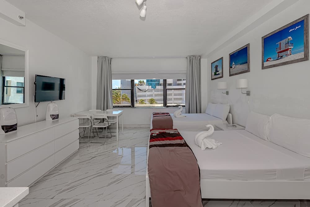 Beach Front Studio interior in Miami Beach, FL — gallery photo 2