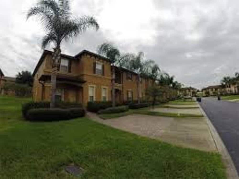 Regal Palms Resort & Spa 436 featured exterior or lobby in Davenport, FL — similar hotel