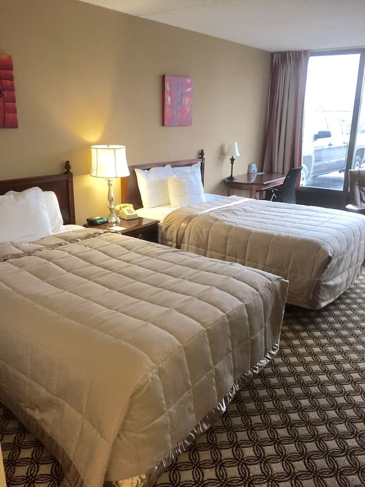 Days Inn by Wyndham Syracuse property views in Syracuse, NY — gallery photo 3