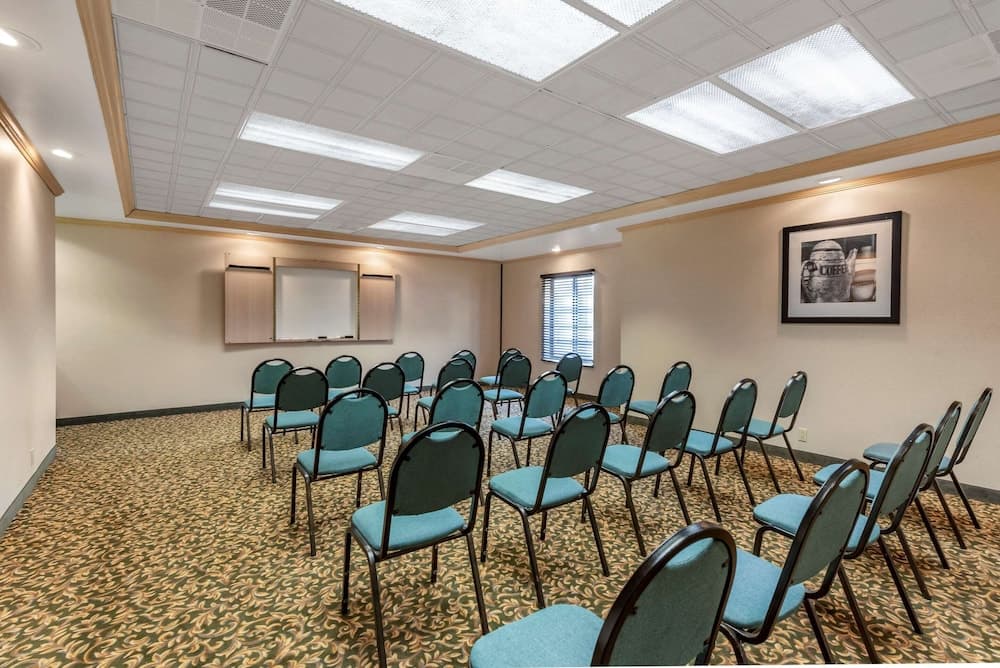 Comfort Inn & Suites Warsaw near US-30 property views in Warsaw, IN — gallery photo 3
