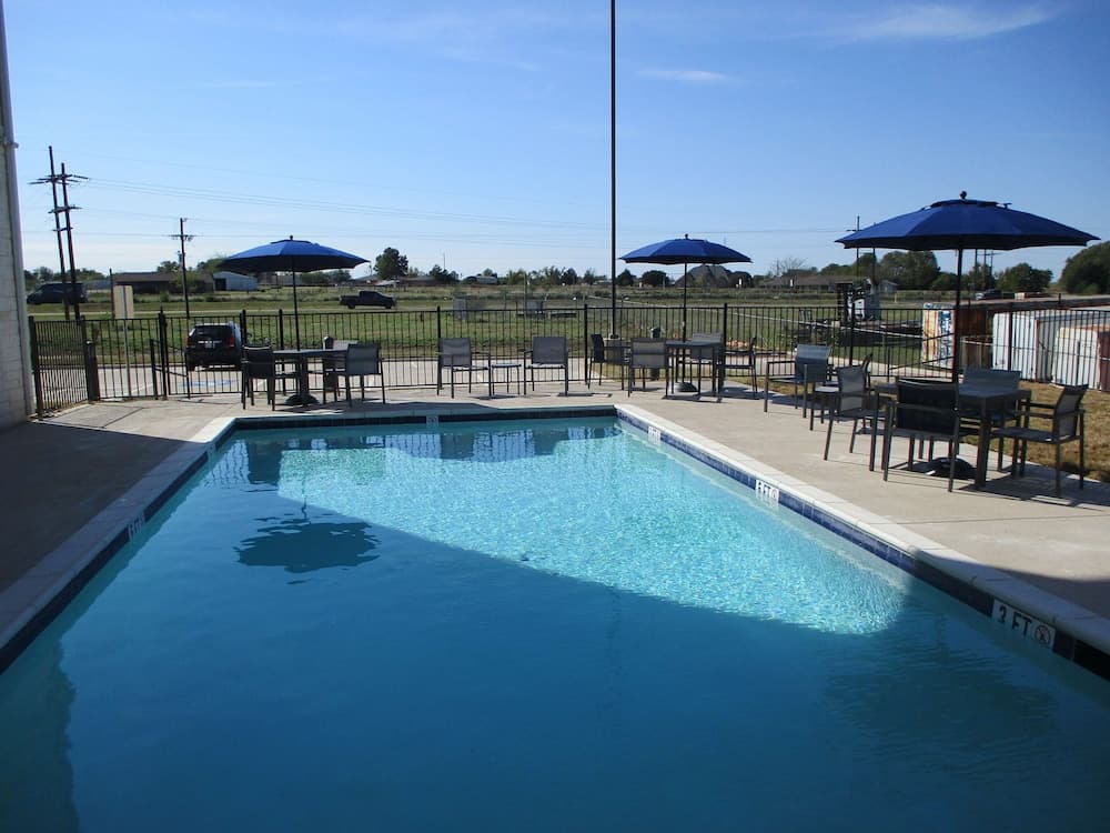 Merica Inn & Suites gallery photo in Wills Point, TX — image 12
