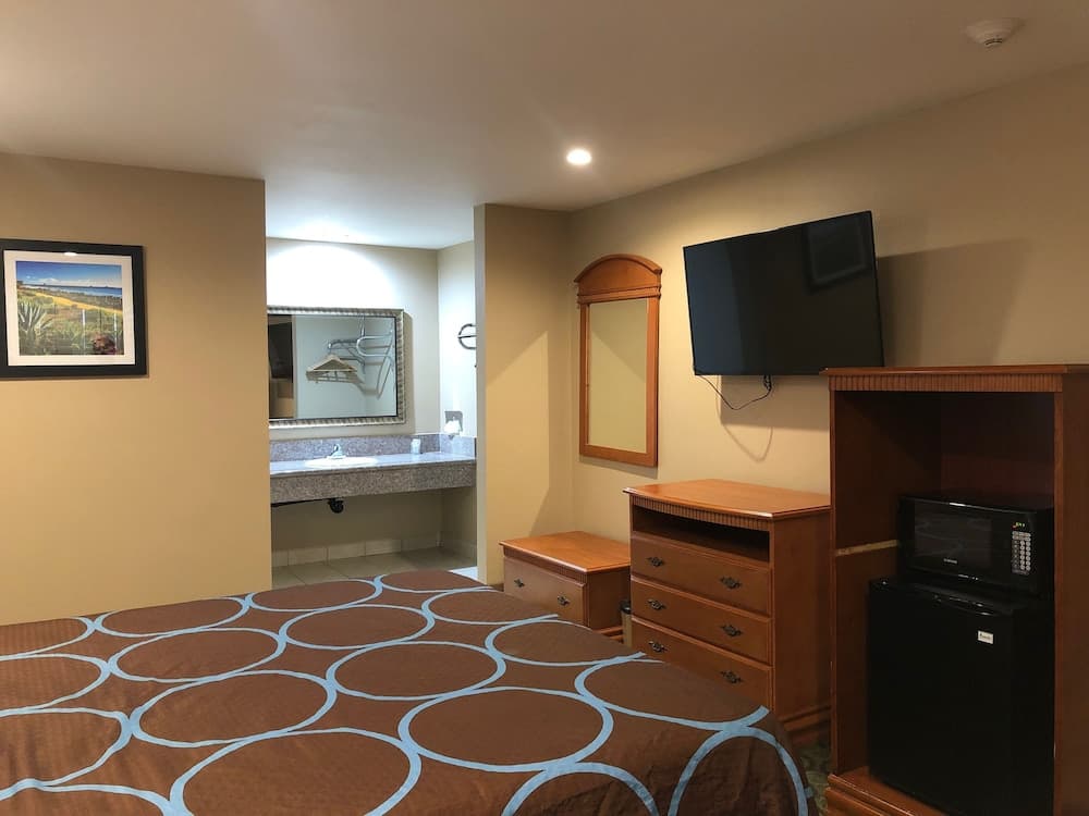 Orange Tustin Inn gallery photo in Orange, CA — image 13