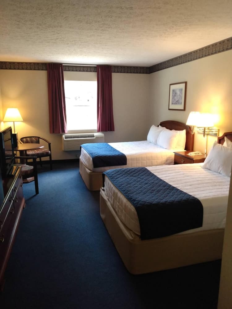 Dawson Inn interior in Meadow Bridge, WV — gallery photo 2