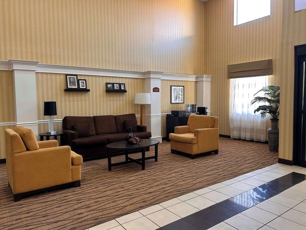 SureStay by Best Western Pearl Jackson Airport interior in Pearl, MS — gallery photo 2