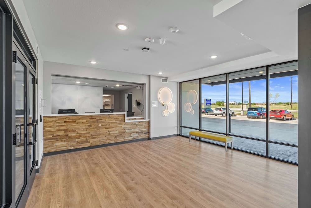 ECHO Suites Extended Stay by Wyndham Dallas Plano/Richardson gallery photo in Plano, TX — image 5