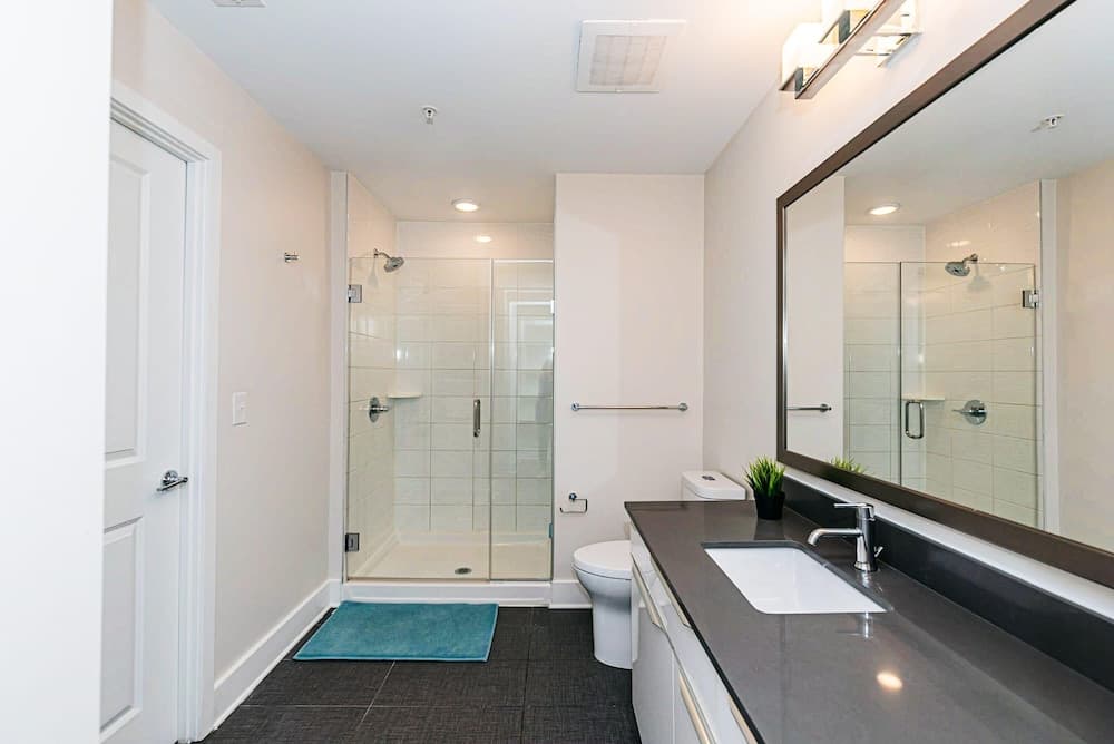 Charlotte Uptown Fully Furnished Apartments interior in Charlotte, NC — gallery photo 2