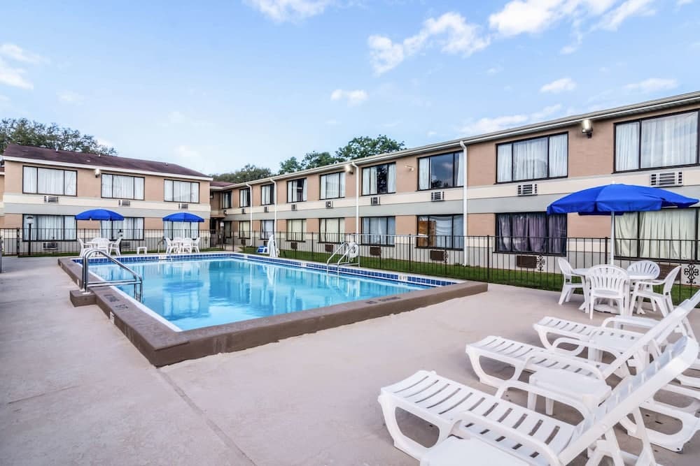 Quality Inn Pensacola North featured exterior or lobby in Pensacola, FL — similar hotel