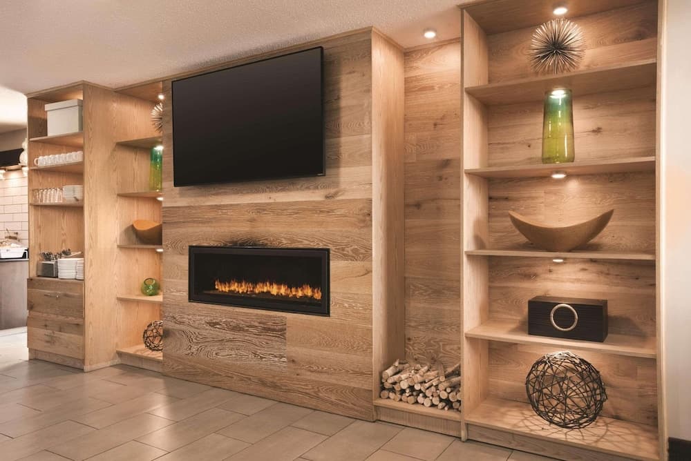 Country Inn & Suites by Radisson Indianapolis East property views in Indianapolis, IN — gallery photo 3