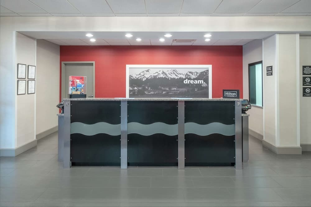 Hampton Inn & Suites Roanoke Airport property views in Roanoke, VA — gallery photo 3