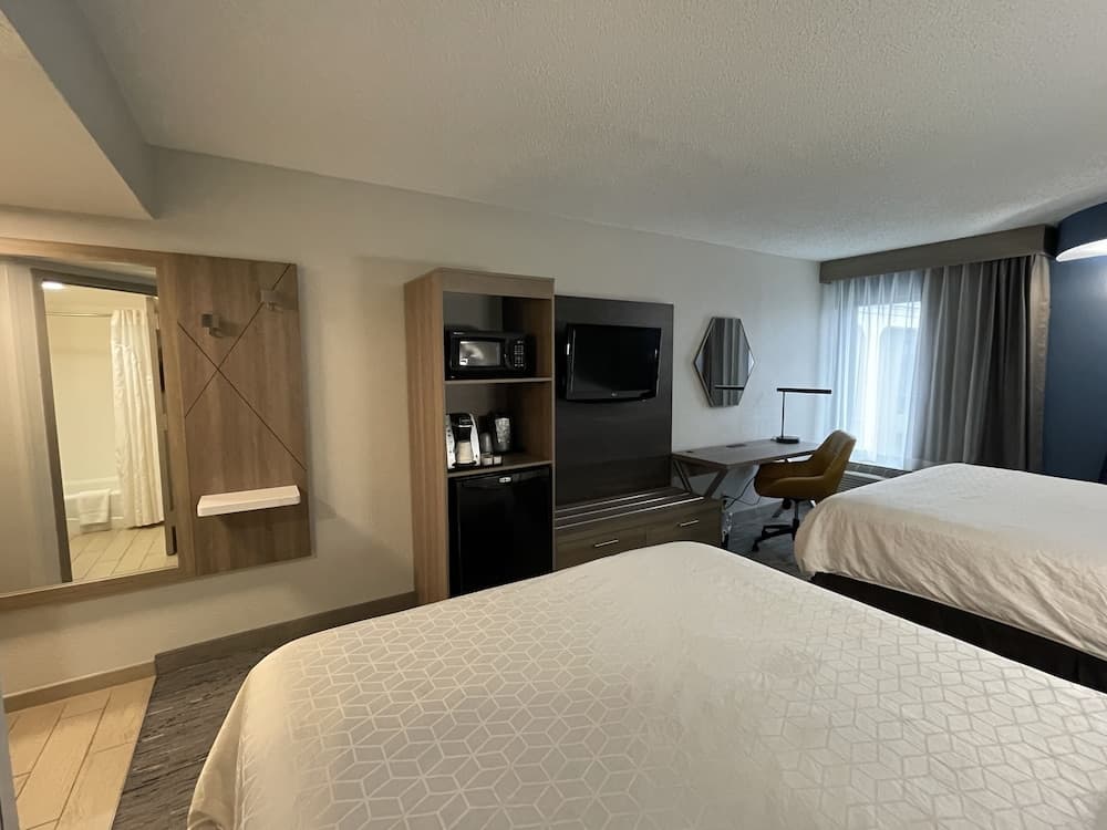 Holiday Inn Express Burlington by IHG gallery photo in Burlington, NC — image 40