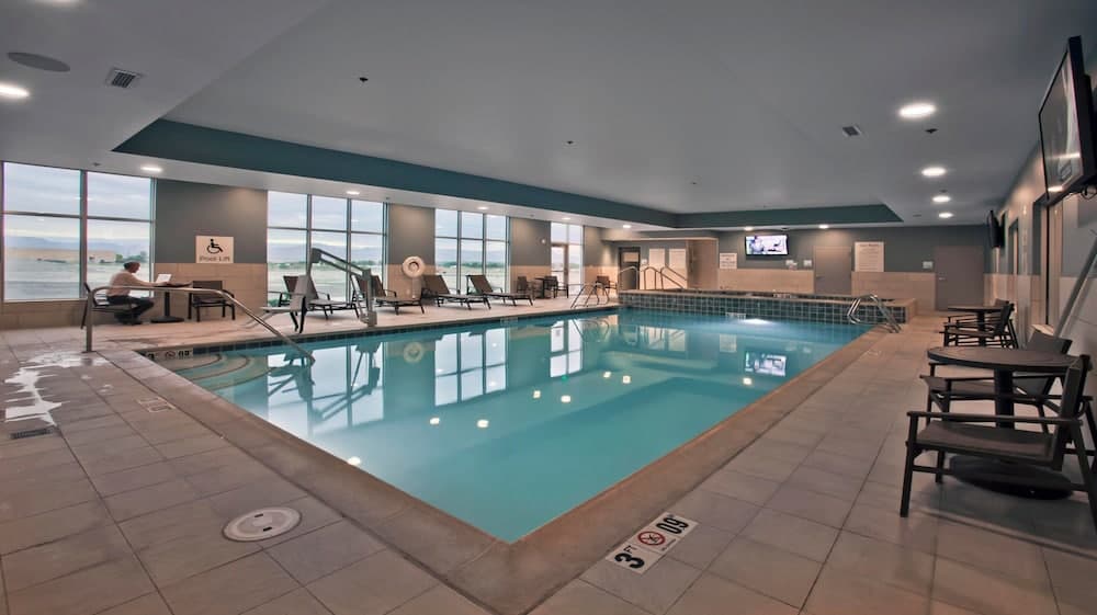 Holiday Inn Express & Suites Green River by IHG interior in Green River, UT — gallery photo 2