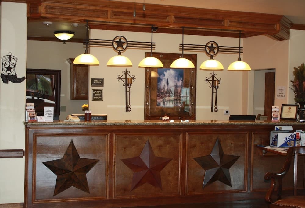 Hotel Texas interior in Hallettsville, TX — gallery photo 2