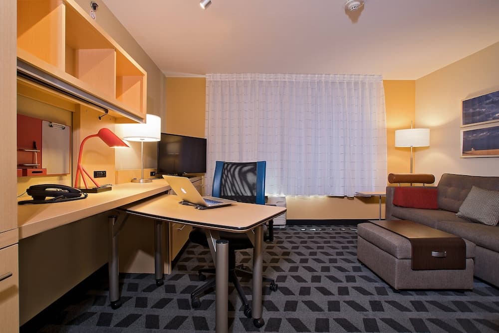 TownePlace Suites by Marriott Dodge City featured exterior or lobby in Dodge City, KS — similar hotel
