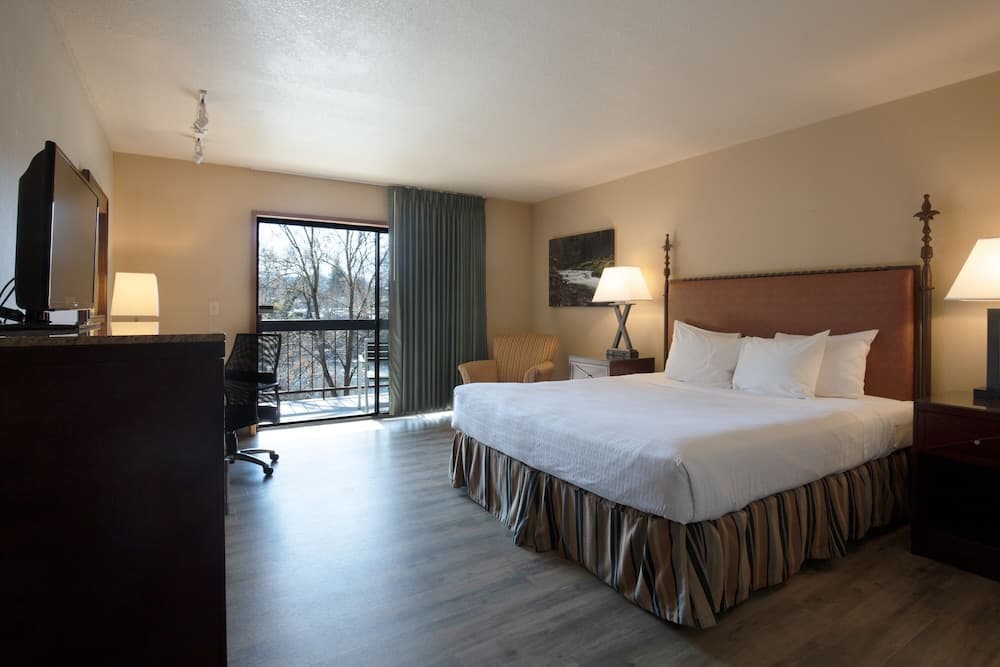 Riverside Inn gallery photo in Grants Pass, OR — image 33
