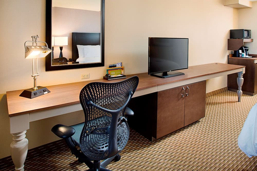 Hilton Garden Inn Hartford North/Bradley Int'l Airport gallery photo in Windsor — image 5