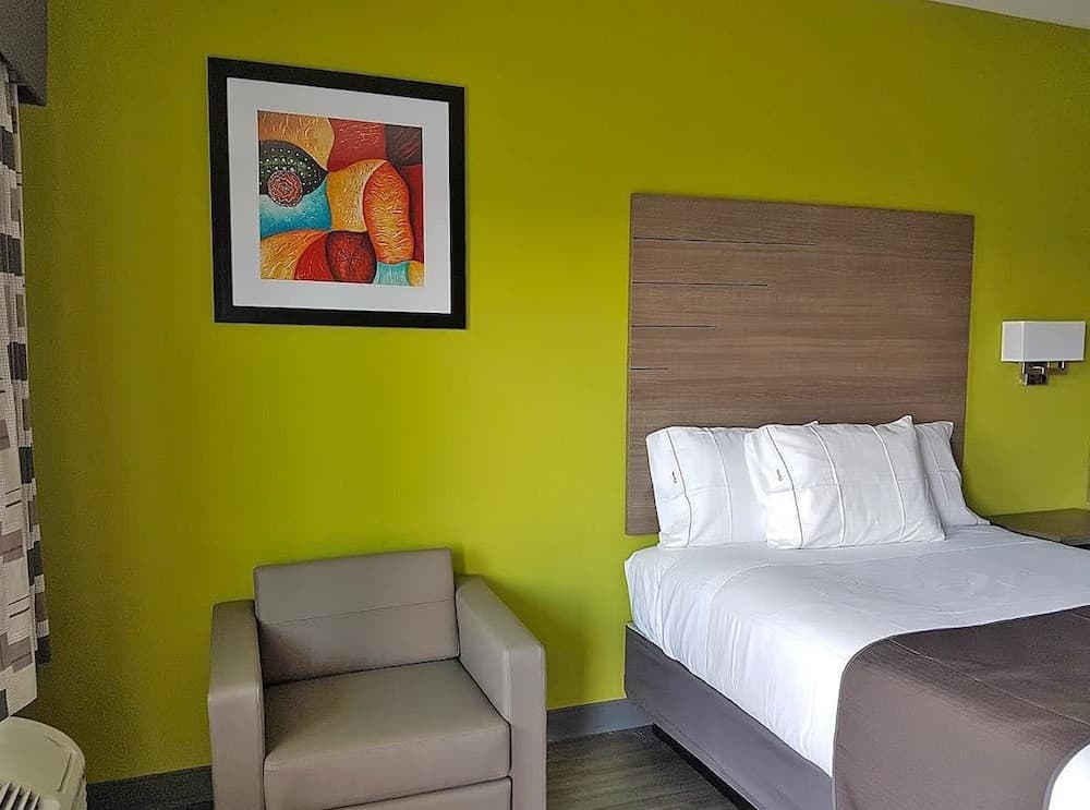 Empire Inn Cypress interior in Houston, TX — gallery photo 2