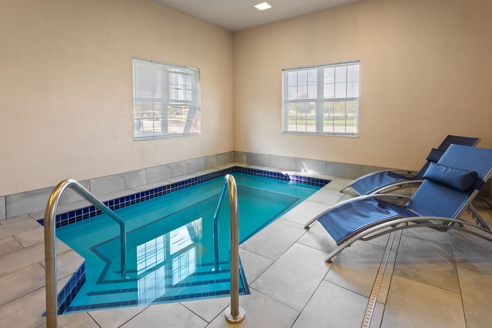 Americas Best Value Inn & Suites Racine gallery photo in Mount Pleasant, WI — image 38