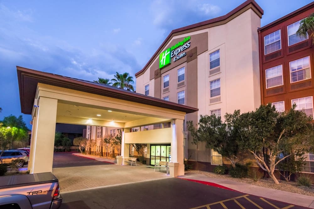 Holiday Inn Express Hotel & Suites Phoenix-Airport by IHG featured exterior or lobby in Phoenix, AZ — similar hotel