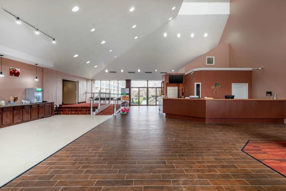 Quality Inn Tyler - Lindale property views in Tyler, TX — gallery photo 3