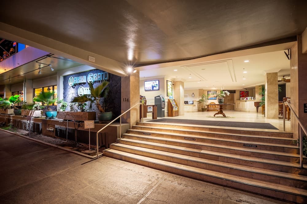 Castle at Waikīkī Grand interior in Honolulu, HI — gallery photo 2
