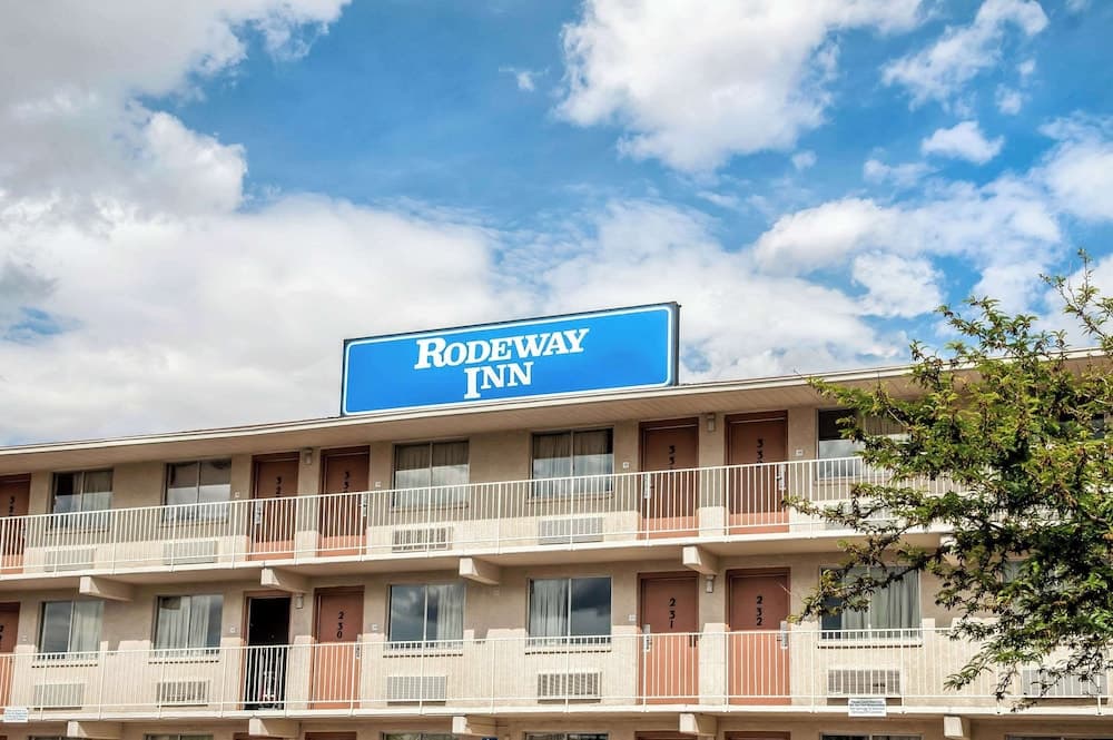 Rodeway Inn Albuquerque West property views in Albuquerque, NM — gallery photo 3