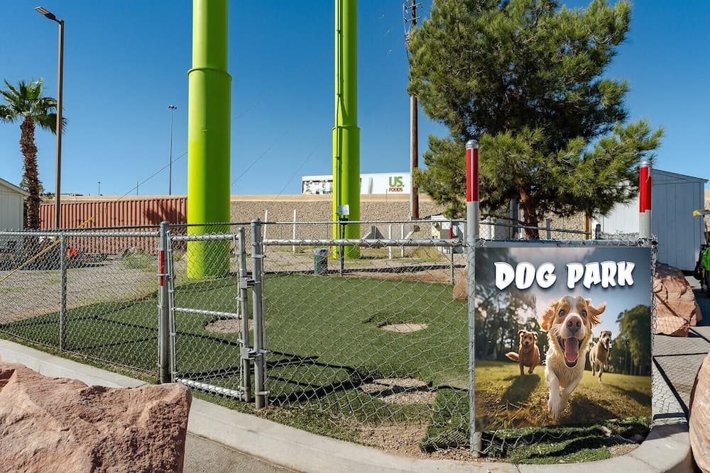 Hotel Jefe at Ojos Locos gallery photo in North Las Vegas, NV — image 13