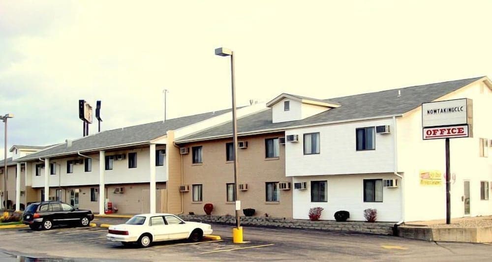 Luxury Inn & Suites featured exterior or lobby in Lincoln, NE — similar hotel