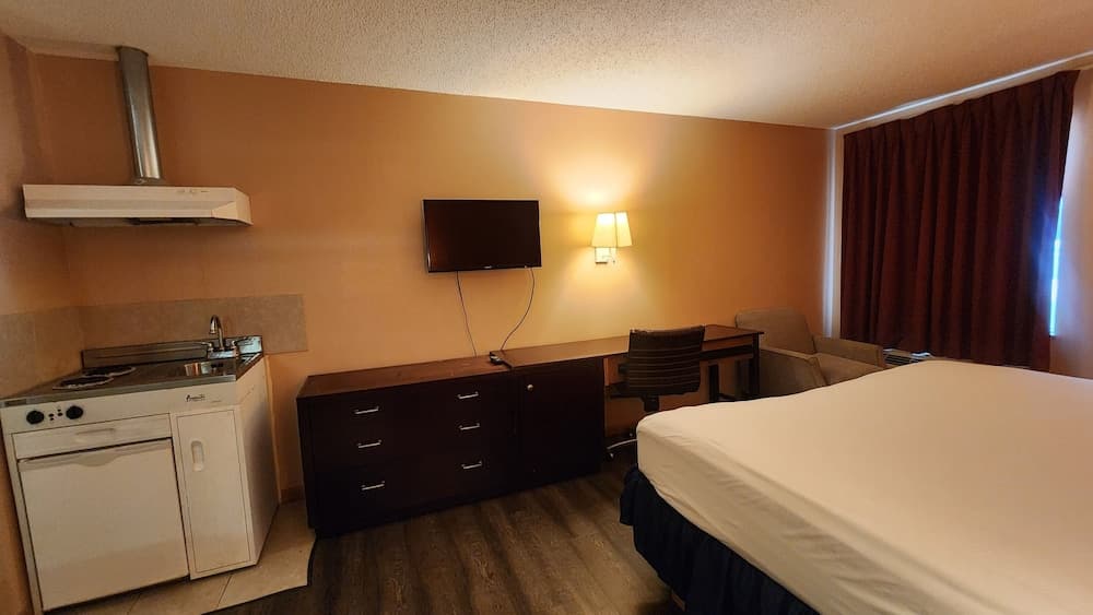 Capital O Fairway Inn - Baytown La Porte TX interior in La Porte, TX — gallery photo 2