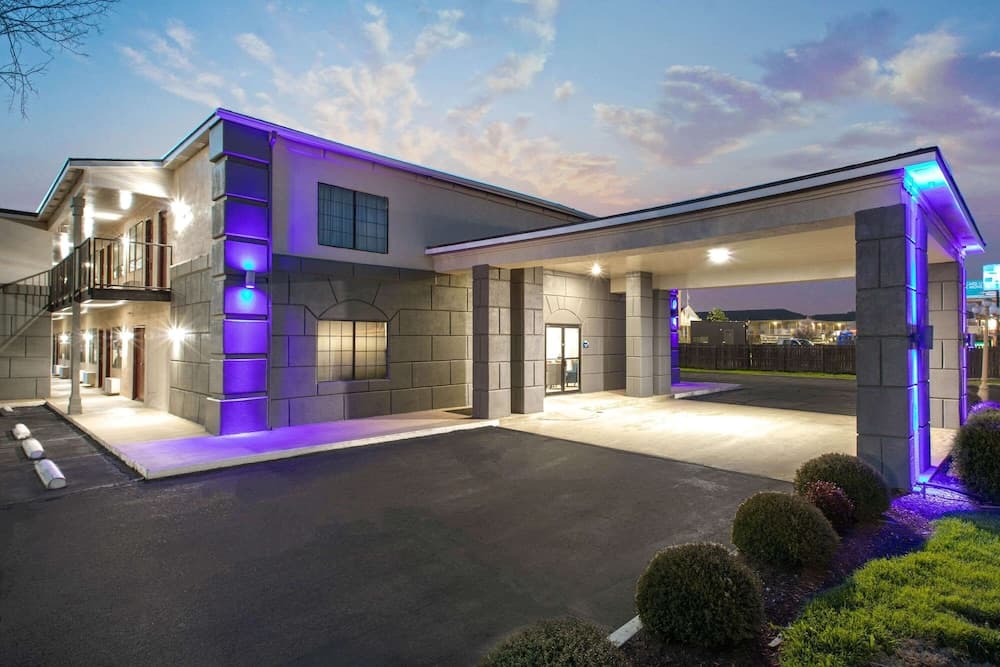 Days Inn by Wyndham Waco Near Downtown/University — hotel in Waco, Texas