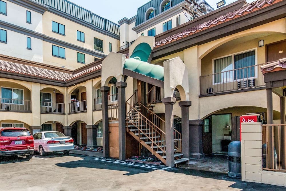 Rodeway Inn Regalodge — hotel in Glendale, California