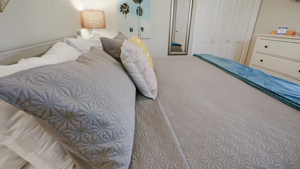 Coconut Inn property views in St. Pete Beach, FL — gallery photo 3