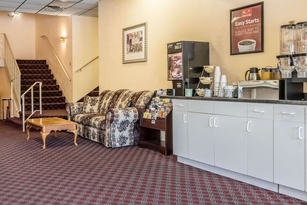 Econo Lodge Reading Airport gallery photo in Reading, PA — image 7