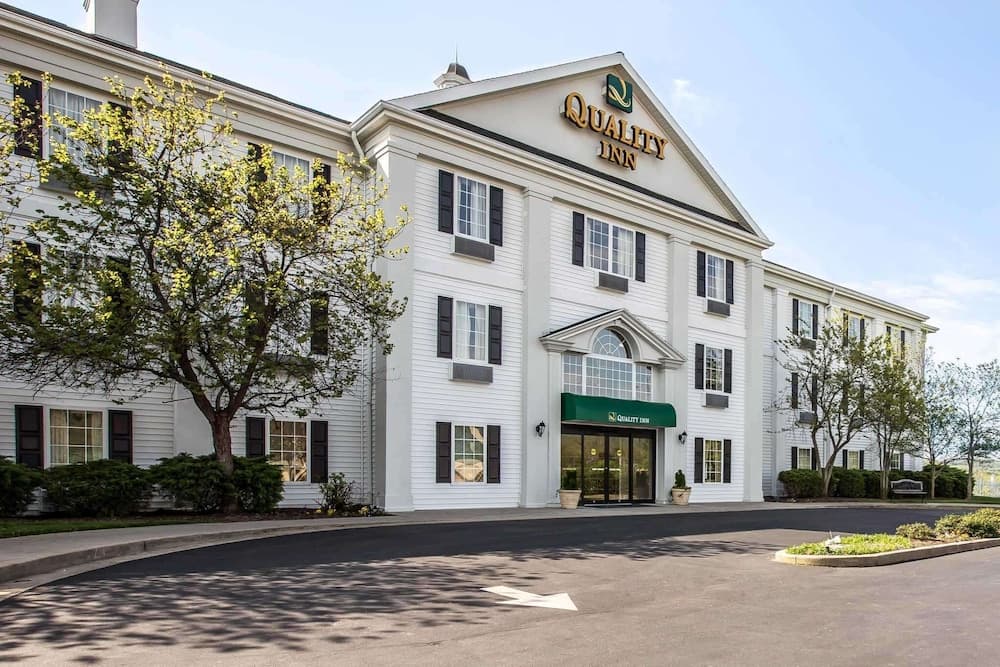 Quality Inn Kingsport South featured exterior or lobby in Kingsport, TN — similar hotel