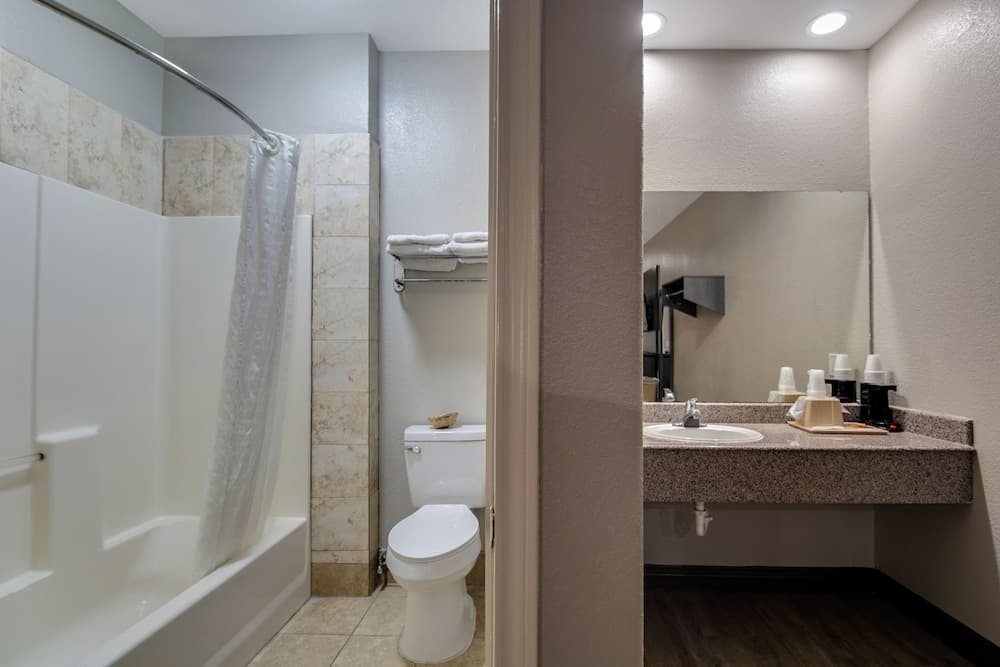 Executive Inn & Suites interior in Stafford, TX — gallery photo 2