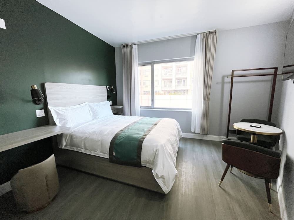 Starlight Hotel property views in Flushing, NY — gallery photo 3