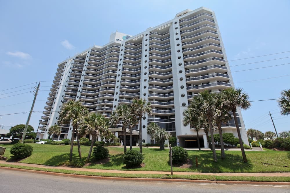 Surfside Beach Resort by Counts - Oakes Resort Properties — hotel in Miramar Beach, Florida