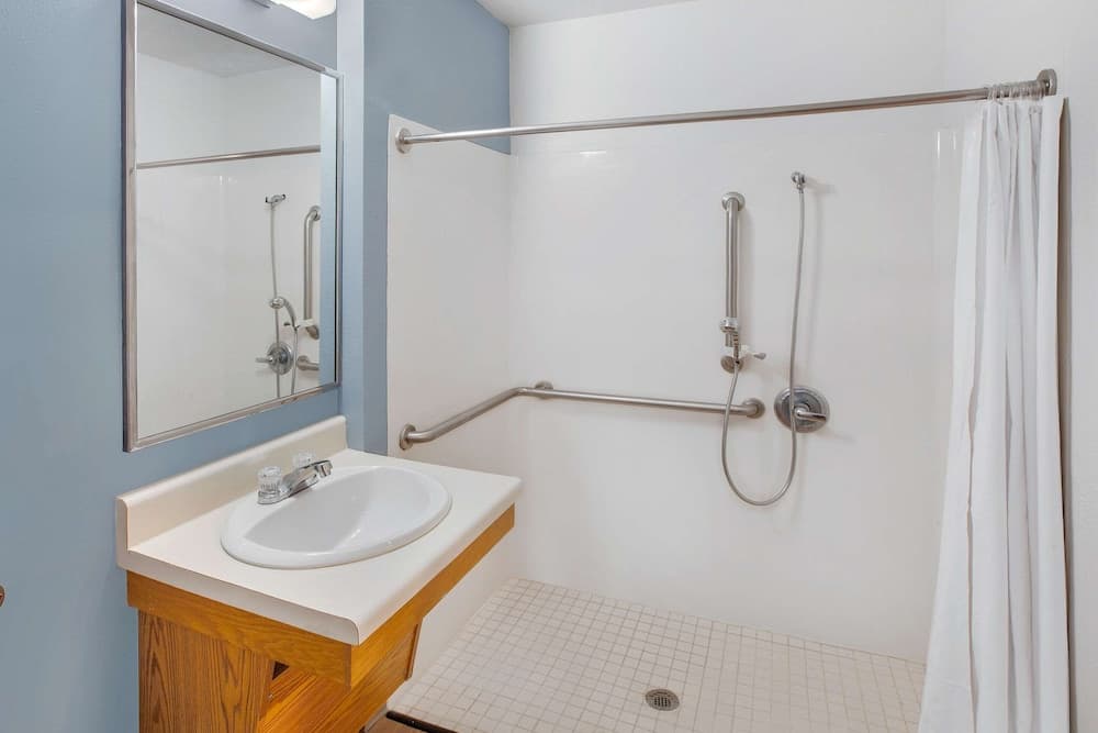 WoodSpring Suites Brownsville gallery photo in Brownsville, TX — image 36