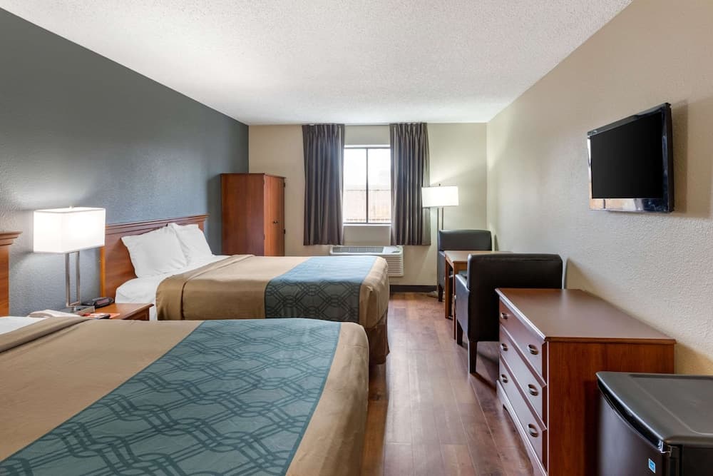 Econo Lodge Longmont East gallery photo in Longmont, CO — image 8