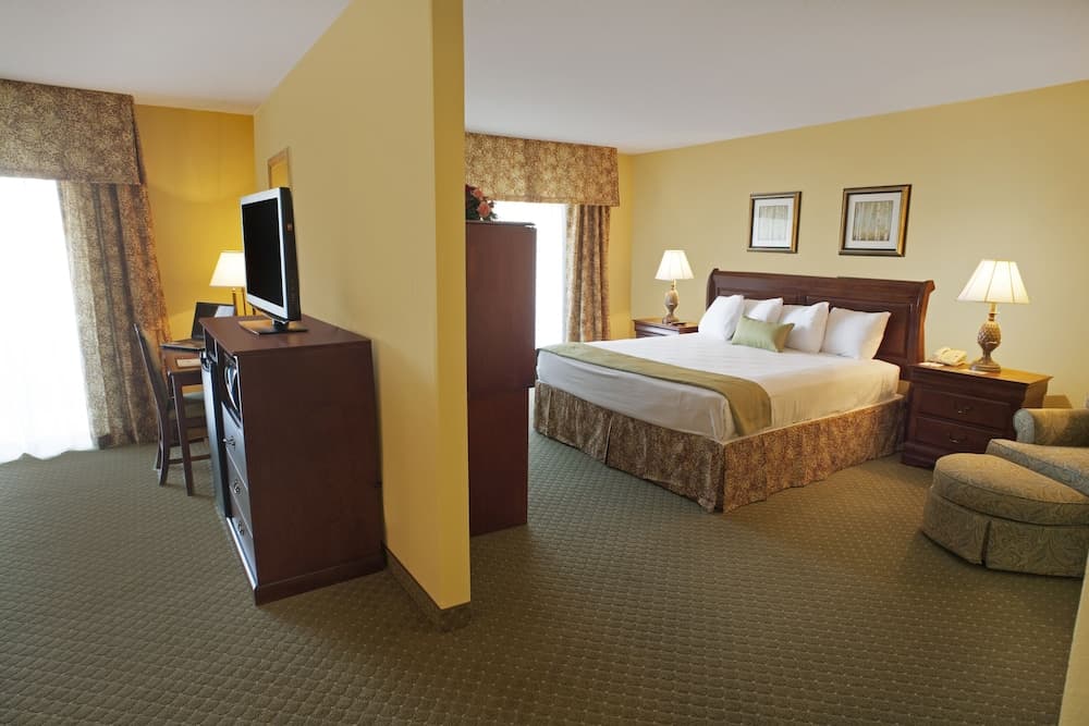 Clarion Hotel & Suites Convention Center Fredericksburg property views in Fredericksburg, VA — gallery photo 3