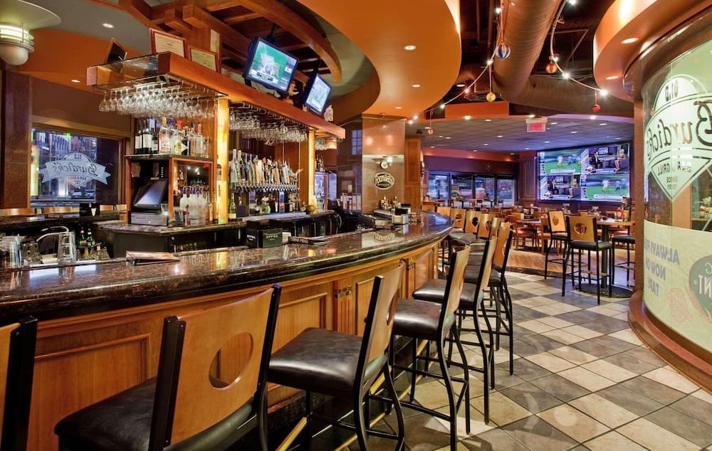Radisson Plaza Hotel at Kalamazoo Center gallery photo in Kalamazoo, MI — image 30
