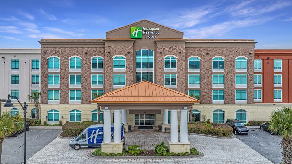 Holiday Inn Express & Suites Charleston Arpt-Conv Ctr Area — hotel in North Charleston, South Carolina