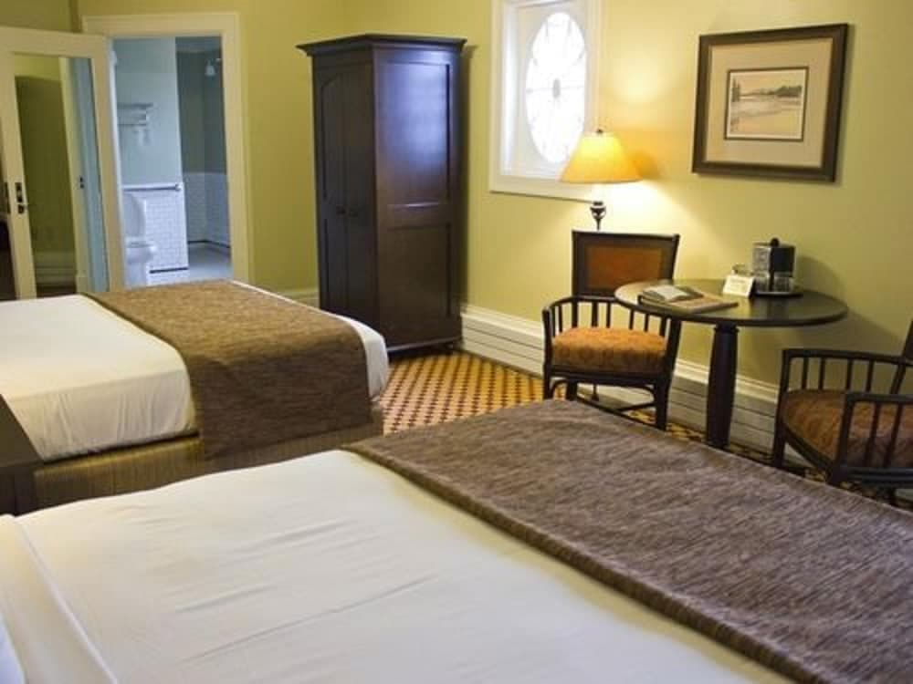 Lake Yellowstone Hotel & Cabins - Inside the Park property views in Yellowstone National Park — gallery photo 3