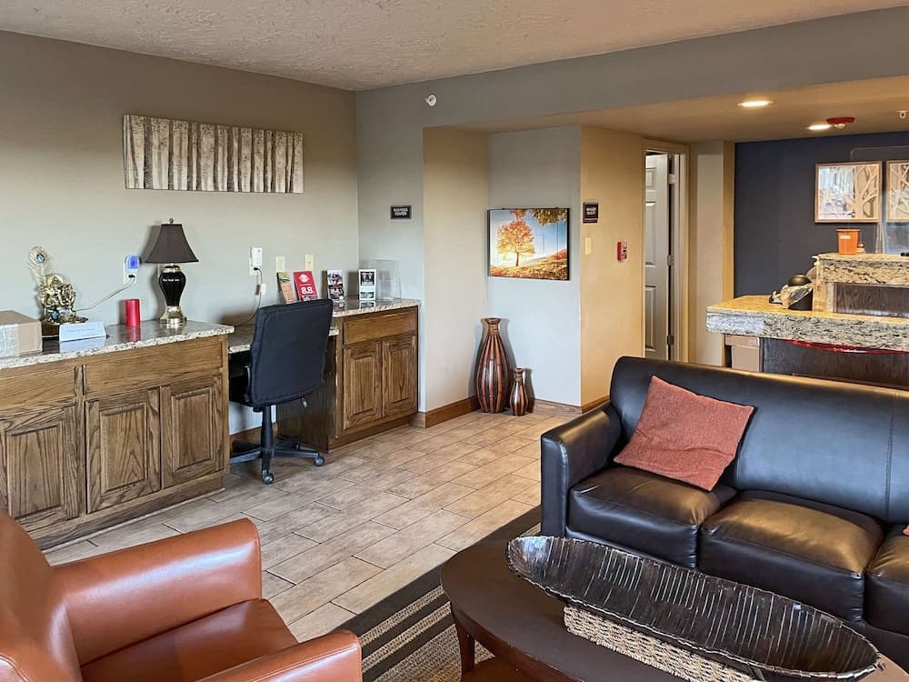 Quality Inn Clinton North property views in Clinton, AR — gallery photo 3