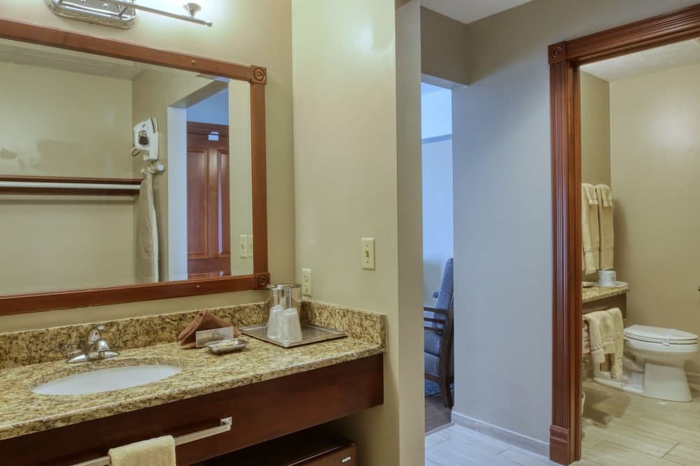 Carlisle Inn Walnut Creek gallery photo in Millersburg, OH — image 17