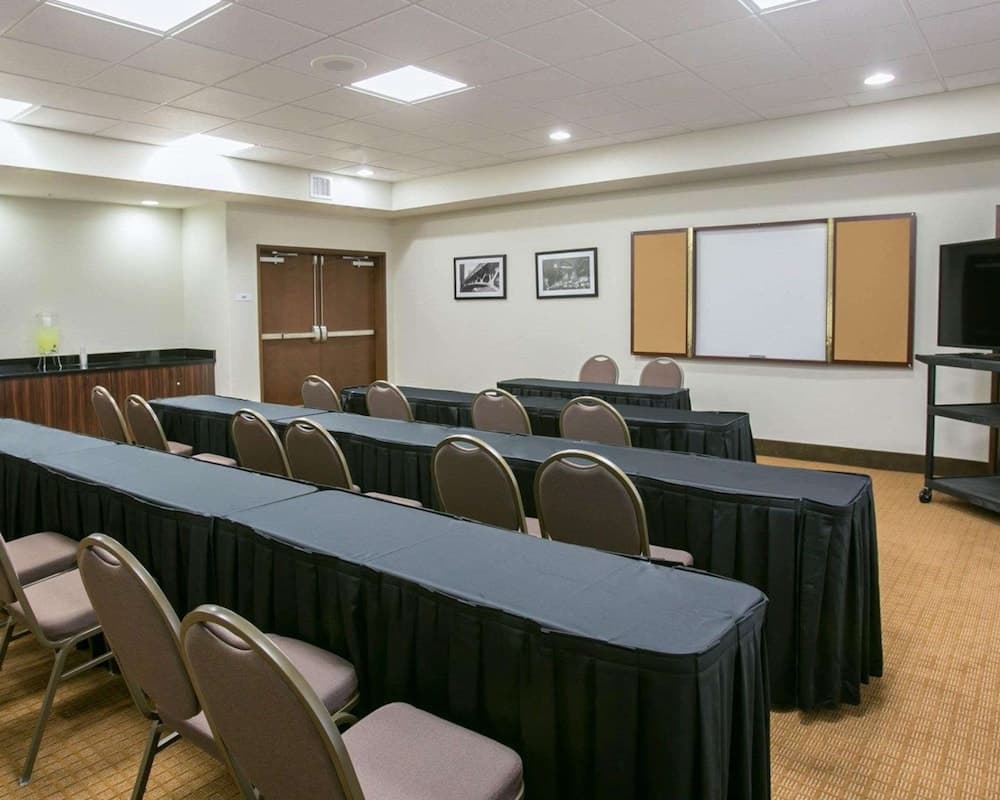 Sleep Inn & Suites Austin Northeast interior in Austin, TX — gallery photo 2