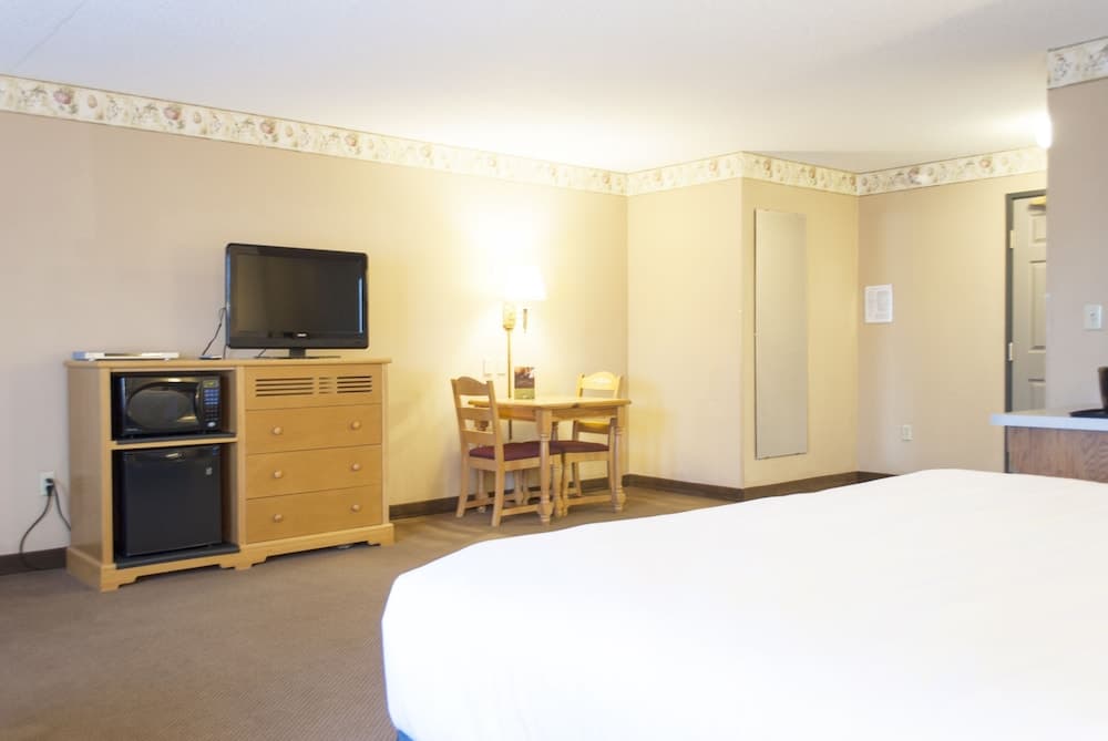 Country Inn & Suites by Radisson, Cedar Falls, IA gallery photo in Cedar Falls, IA — image 19