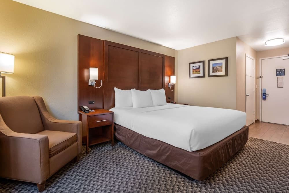 Comfort Inn Fairfield Napa Valley Area interior in Fairfield, CA — gallery photo 2