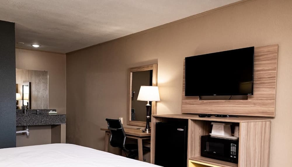 Days Inn by Wyndham Batesville AR featured exterior or lobby in Batesville, AR — similar hotel