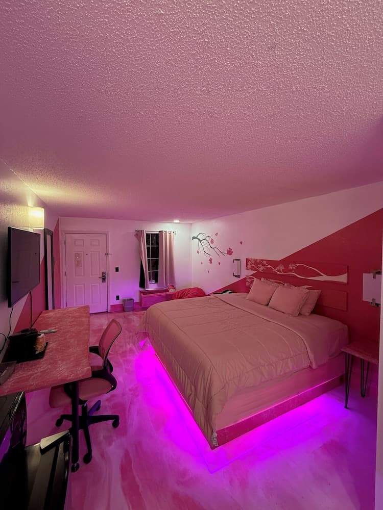 Southern Soho Boutique Hotel — hotel in Oxford, Alabama