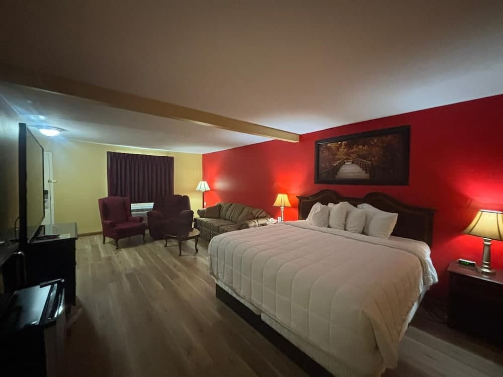 Economy Inn & Suites property views in Harrisburg, IL — gallery photo 3